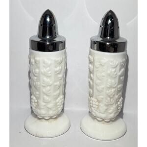 Vintage Milk Glass salt, and pepper shakers ￼